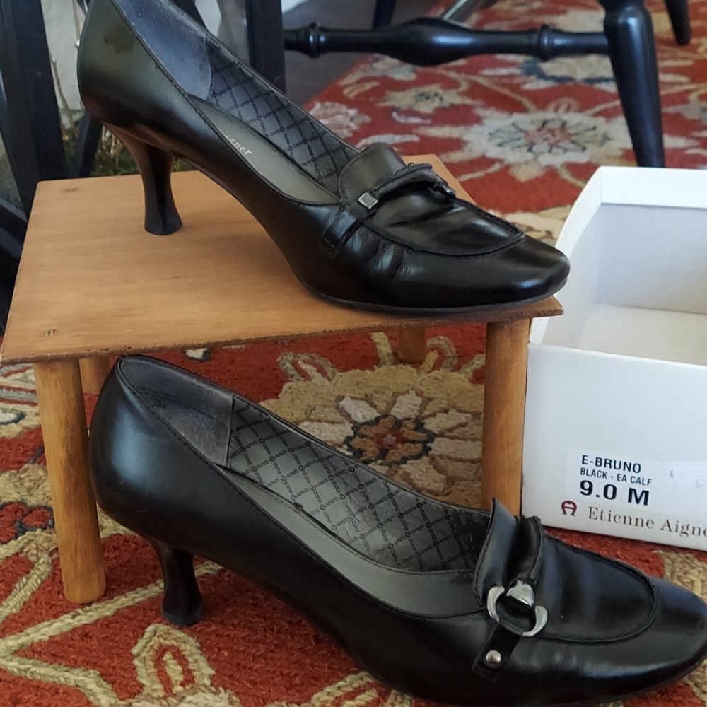 Shoes - Picture 2 of 7